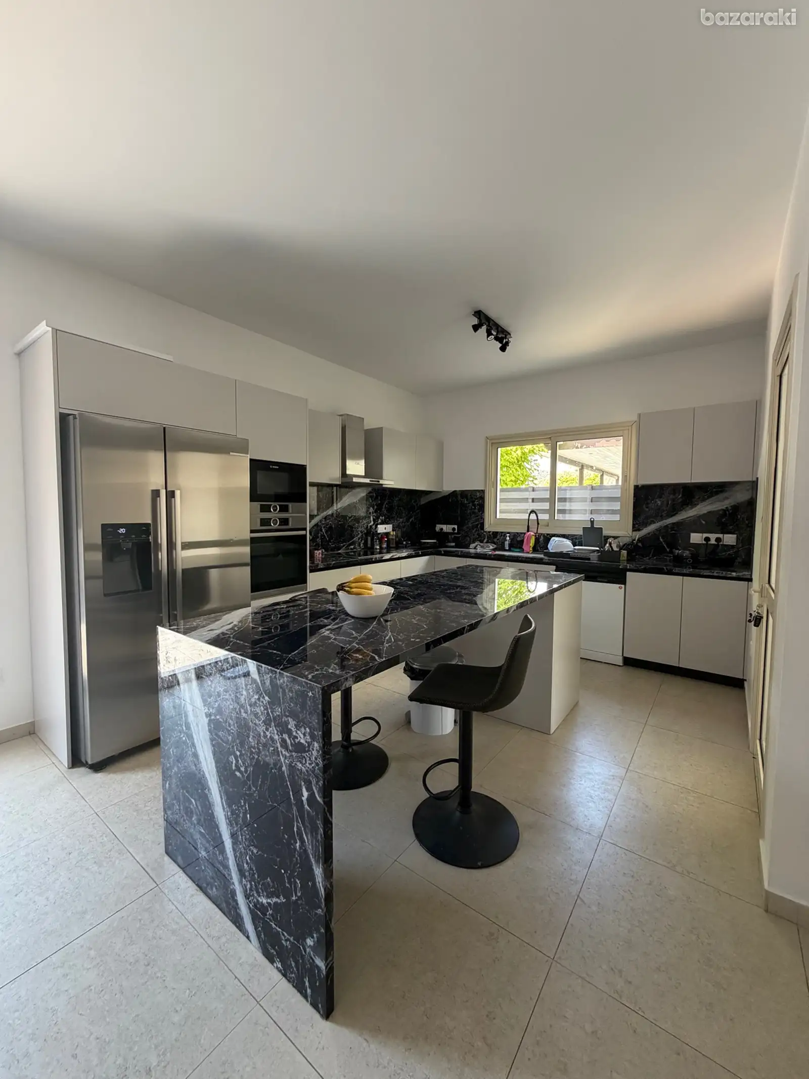 House, 5 bedrooms — 4