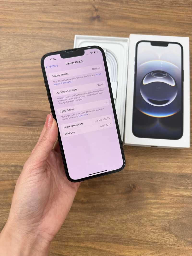 Iphone 16e 256gb 100 battery, 2 days used €620 №6102104 in Nicosia