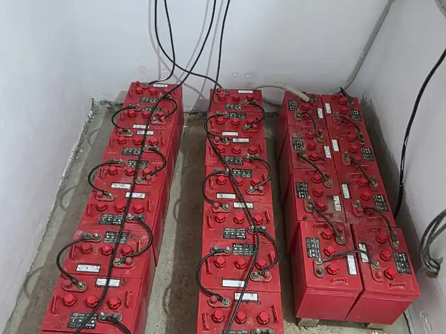 Solar systems hybrid inverters+ 25 batteries in top condition vs new, Larnaca — Kofinou - 5