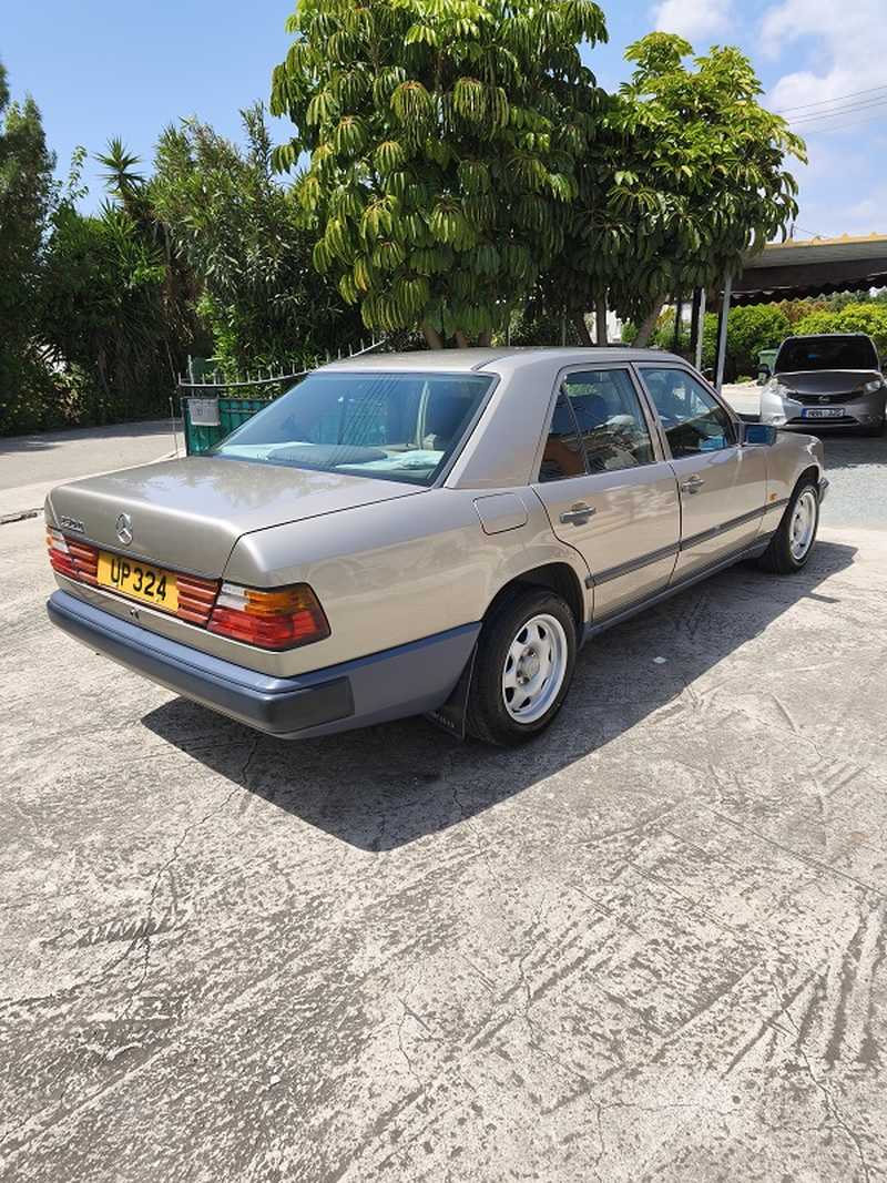 1986 Mercedes-Benz E-Class 2,5L 1986 Cyprus