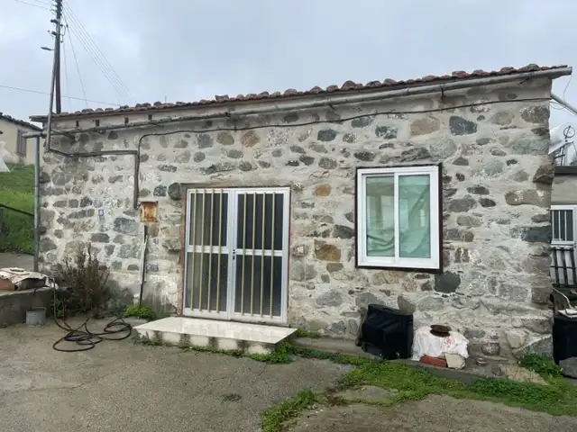 2 ακίνητα με υφιστάμενα κτήρια, Επαρχία Λεμεσού — Σανίδα