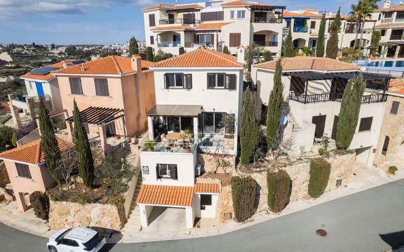 5-bedroom villa for sale