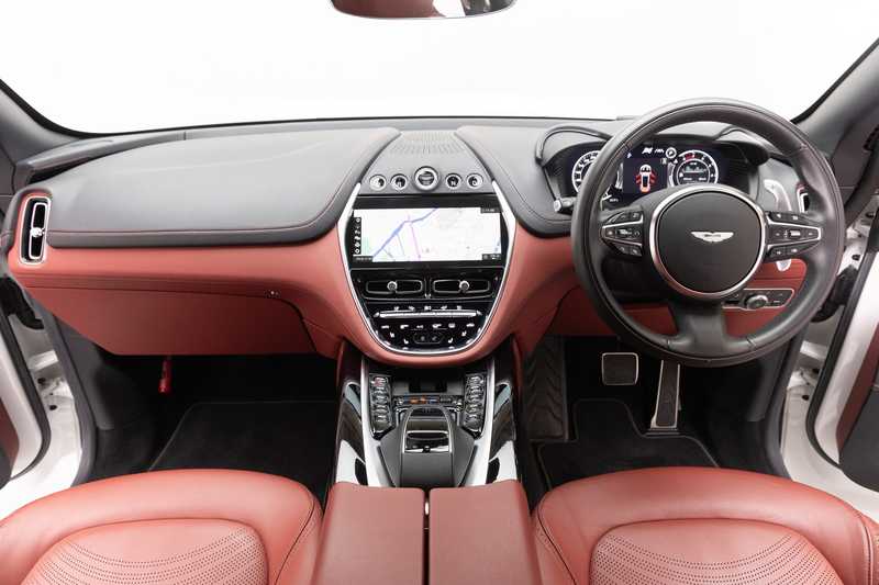 2023 Aston Martin DBX 4,0L 2023 Cyprus