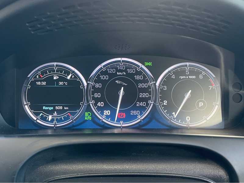2013 Jaguar XJ 2,0L 2013 Cyprus