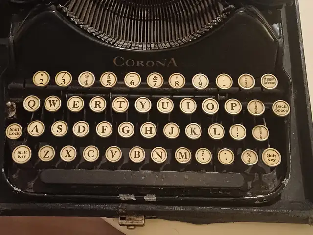 Corona typewriter 1924s, Επαρχία Λεμεσού — Λεμεσός - Άγιος Νικόλαος