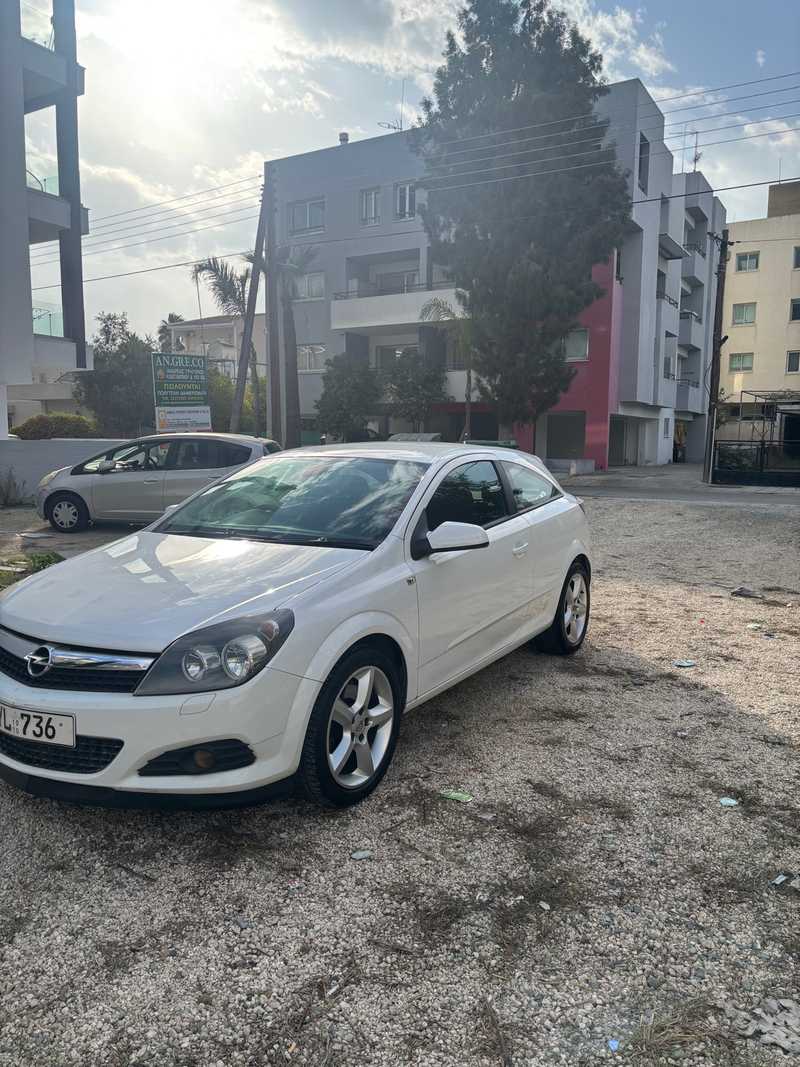 2010 Opel, Vauxhall Astra 1,6L 2010 Cyprus