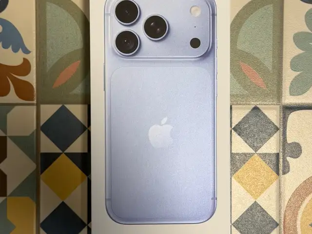 Apple iphone 18 pro 256gb glacier brand new with 2 years warranty and receipt, Επαρχία Λευκωσίας — Λευκωσία - Άγιος Αντώνιος