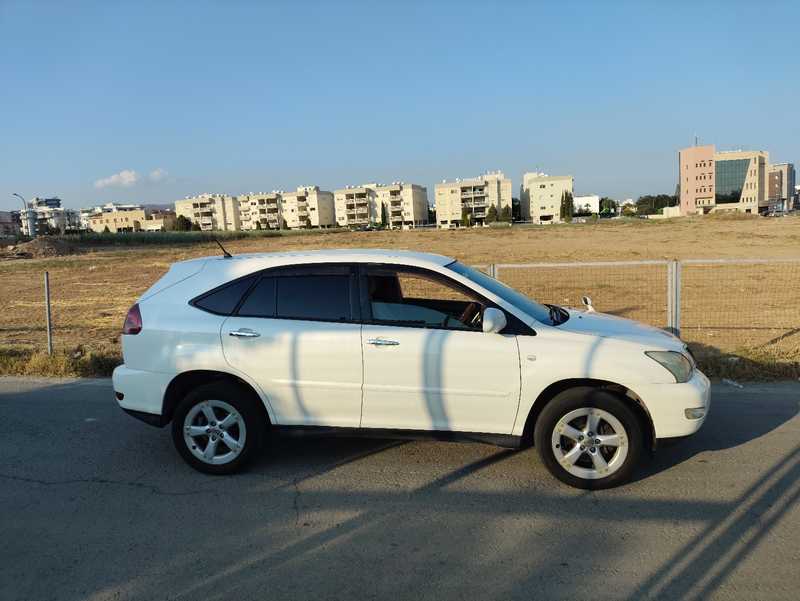 2005 Toyota Harrier 3,0L 2005 Cyprus