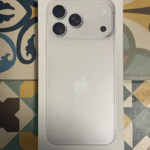 Apple iphone 18 pro max 2tb silver brand new sealed box with 2 years warranty, Επαρχία Λεμεσού — Λεμεσός - Άγιος Αντώνιος