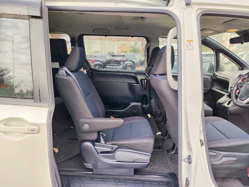 2020 Toyota Noah 2,0L 2020 Cyprus
