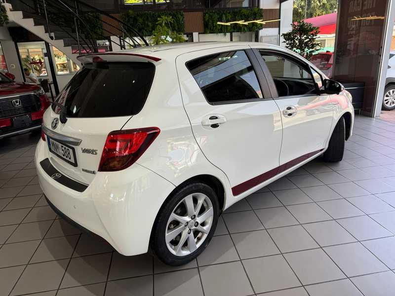 2016 Toyota Yaris 1,5L 2016 Cyprus