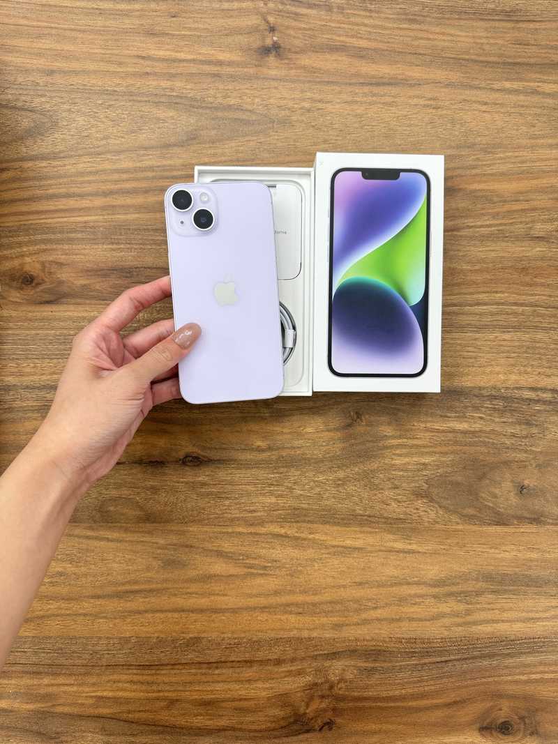 Iphone 14 128gb 83 battery health, with box and cable €430