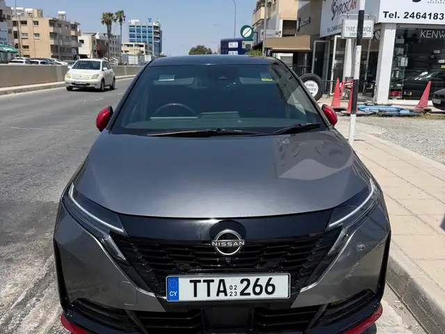 Nissan Aura