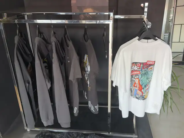 Stand for clothes, Επαρχία Λάρνακας — Δρομολαξιά