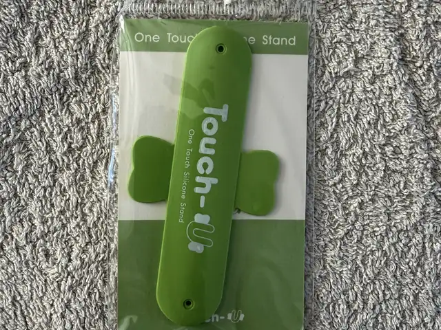 Touch - u phone stand, Paphos — Geroskipou