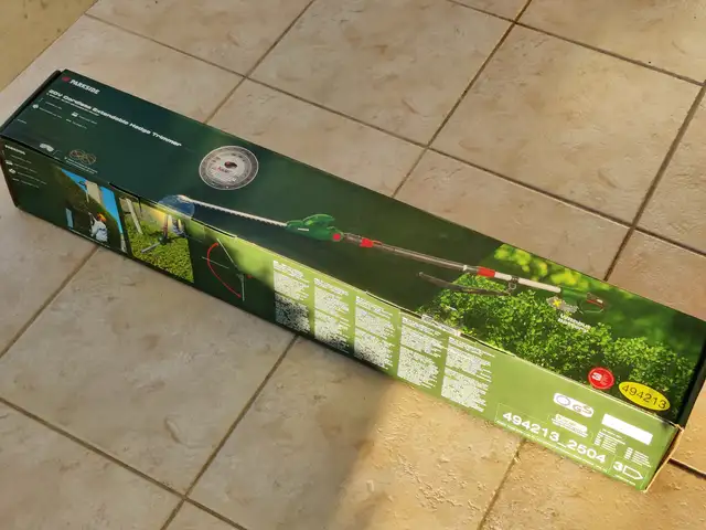 Telescopic parkside hedge trimmer, Επαρχία Πάφου — Πέγεια