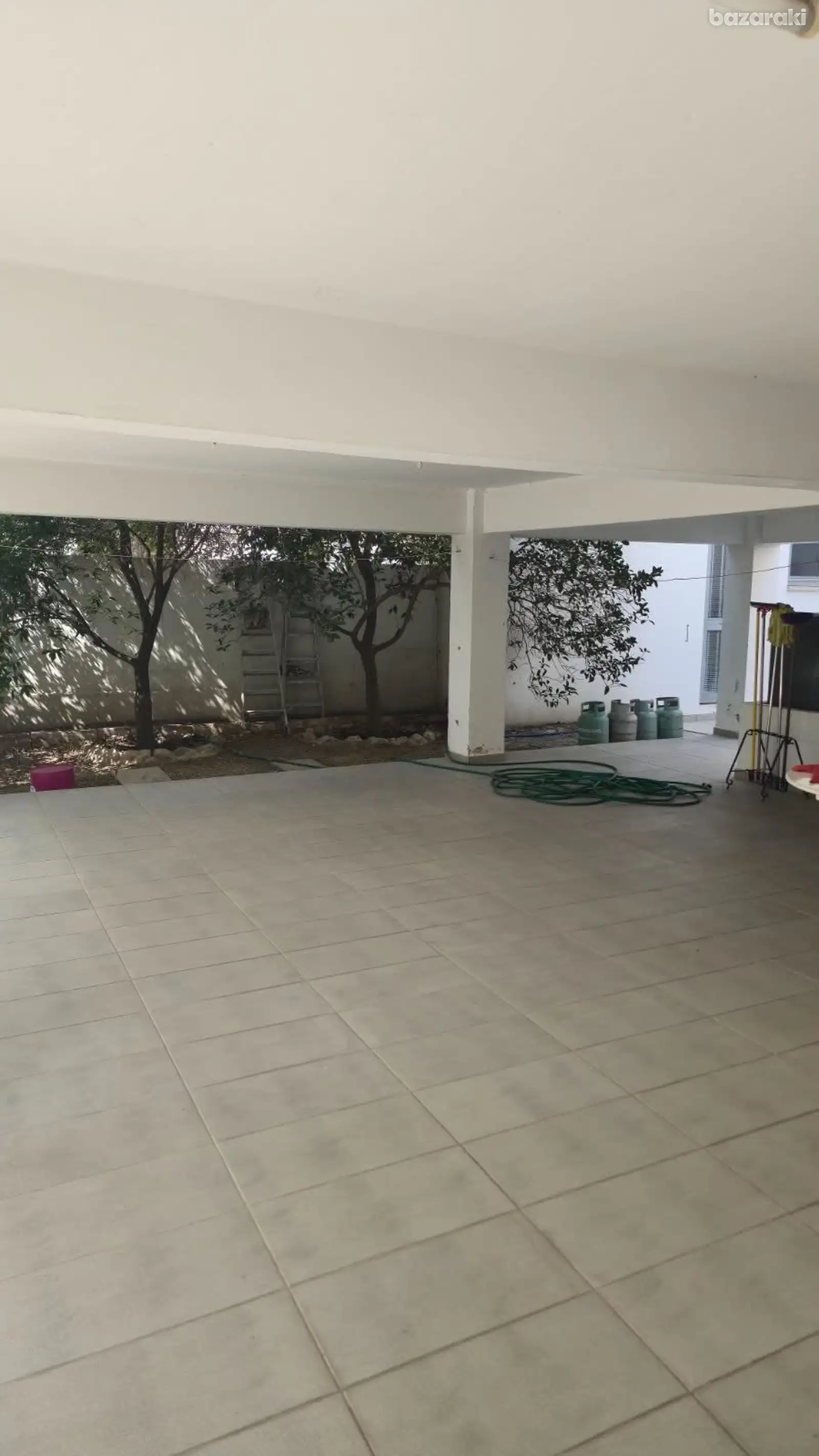 House, 3 bedrooms — 8