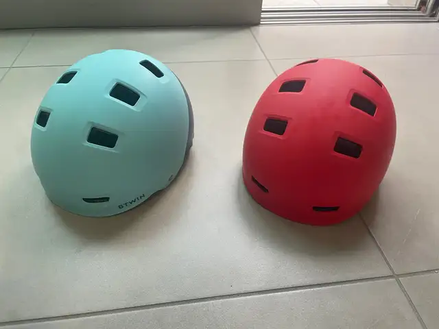 Brand new b-twin biking helmets, Επαρχία Λευκωσίας — Λευκωσία - 'Αγιος Ανδρέας