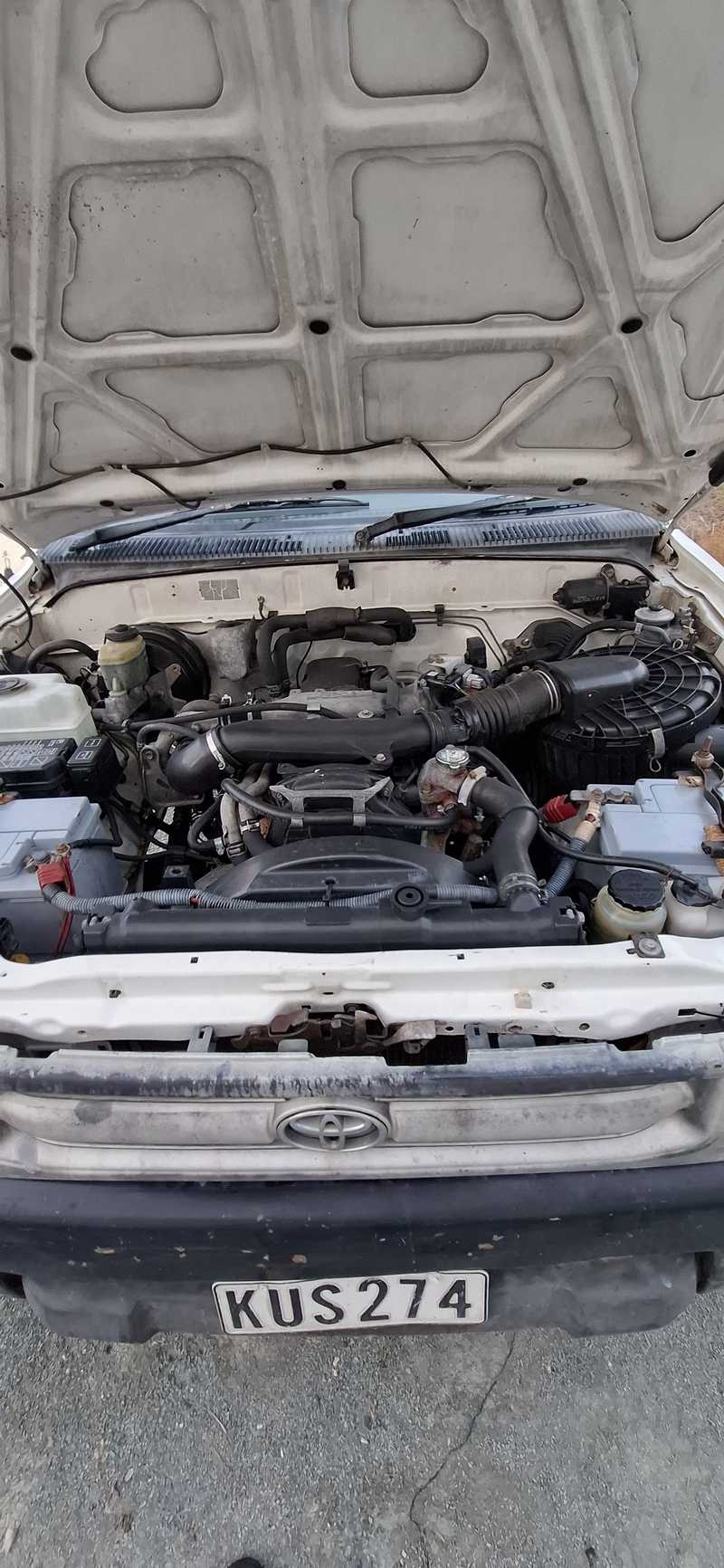 2000 Toyota Hilux 2,4L 2000 Cyprus