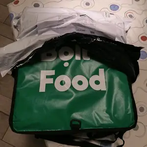 Bolt food carrier bag, Larnaca — Livadia Larnakas
