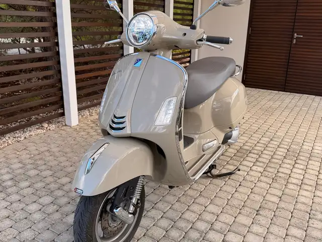 Vespa gts 300 4600km, Επαρχία Πάφου — Μεσόγη