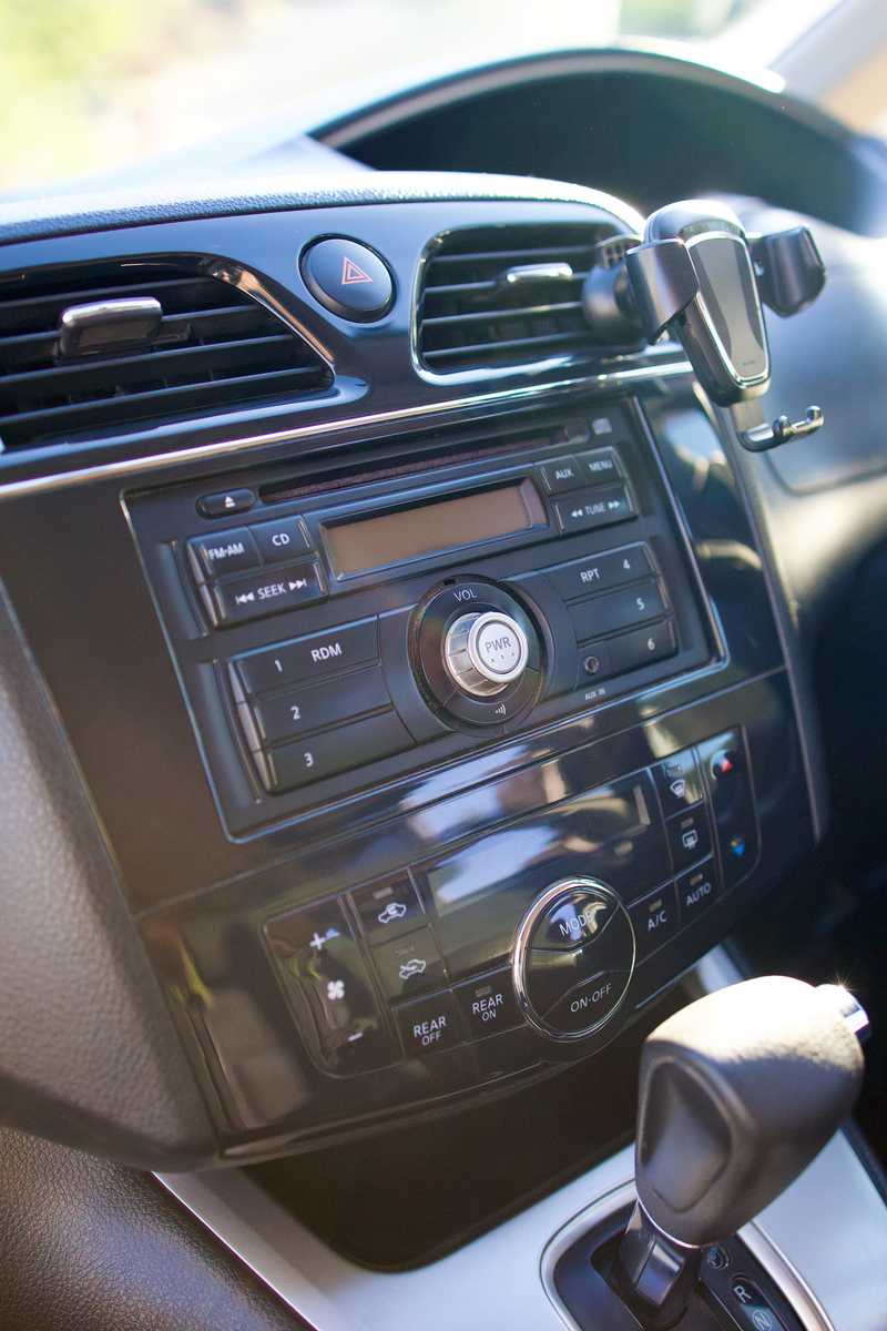 2012 Nissan Serena 2,0L 2012 Cyprus