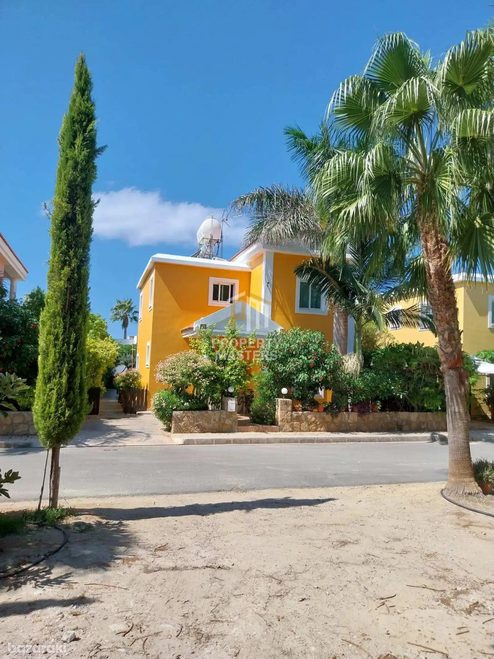 House, 3 bedrooms — 2