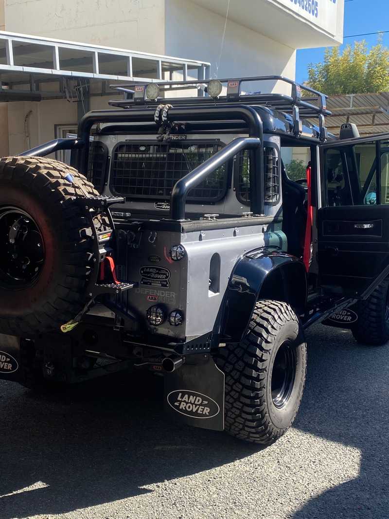 2004 Land Rover Defender 2,5L 2004 Cyprus