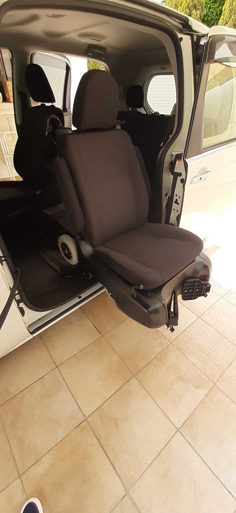 2017 Toyota Porte 1,5L 2017 Cyprus