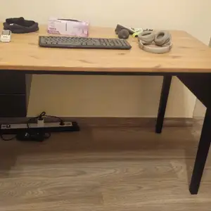 Ikea Arkelstorp desk, Επαρχία Λεμεσού — Γερμασόγεια