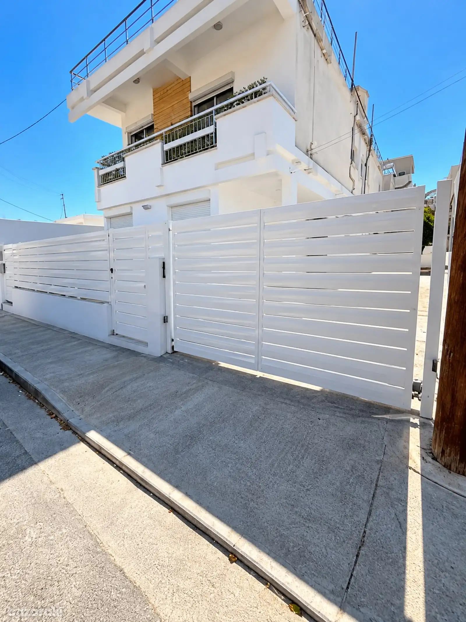 House, 3 bedrooms — 13