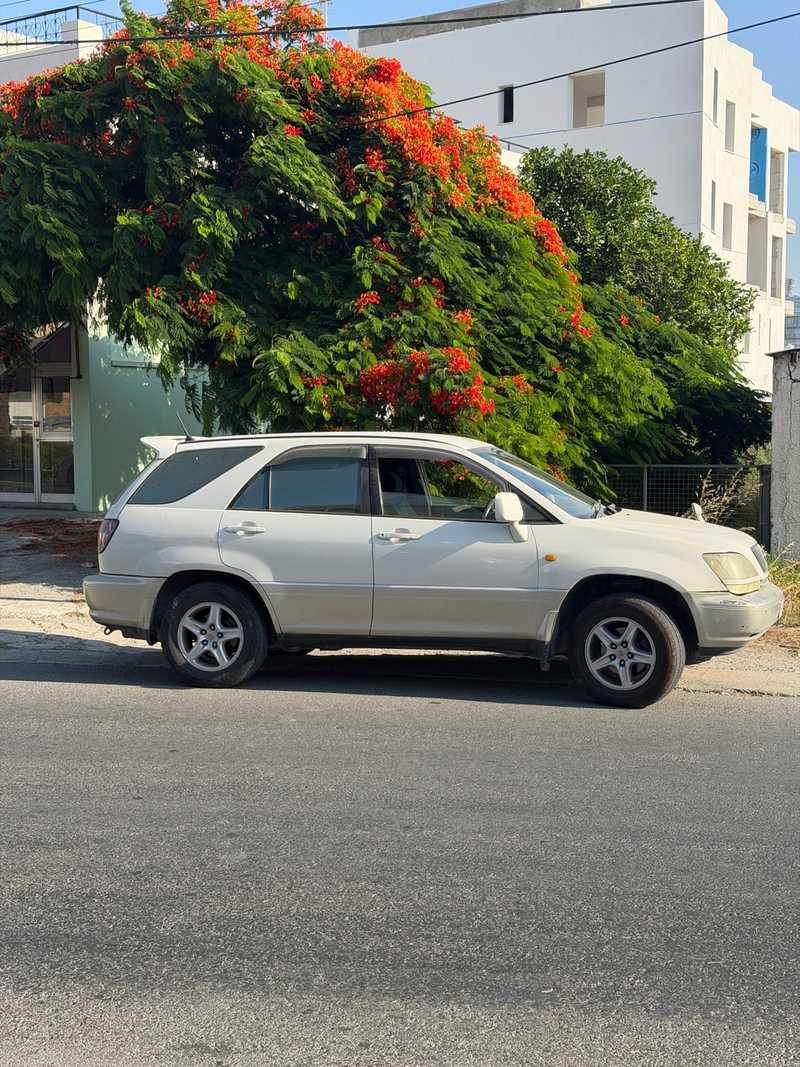 2003 Toyota Harrier 3,7L 2003 Cyprus