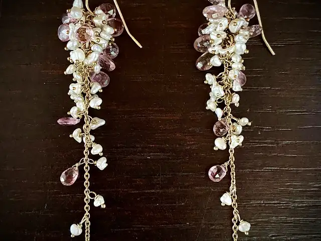 Saks fifth avenue gold freshwater pearl & natural gemstones chandelier earrings, Larnaca — Perivolia Larnakas