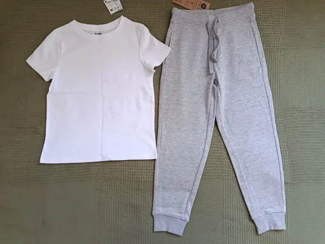 New school t-shirt and trousers, Επαρχία Πάφου — Γεροσκήπου