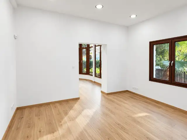 Building offices for Rent, Limassol — Limassol - Agia Zoni