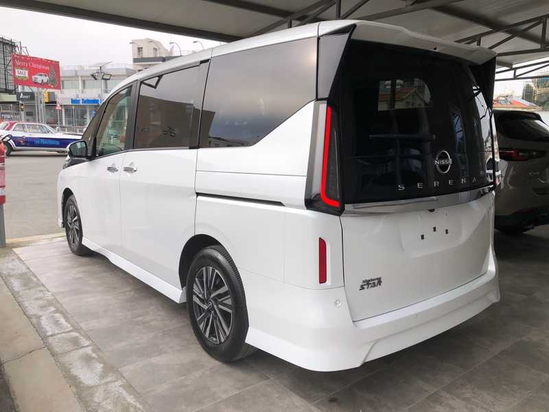2023 Nissan Serena 2,0L 2023 Cyprus