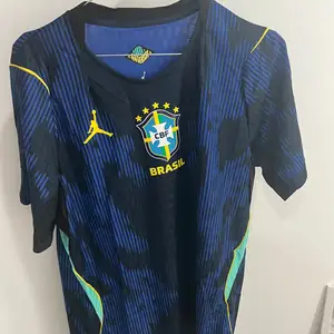 Jordan brasil cbf football jersey, black and blue, size l, pro player, Επαρχία Λευκωσίας — 'Έγκωμη