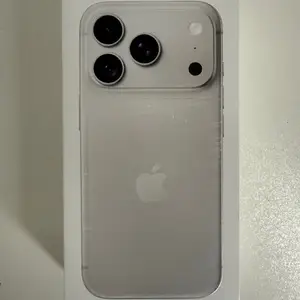 Apple iphone 18 pro 1tb silver model a3714 brand new with 2 years warranty, Limassol — Limassol Marina