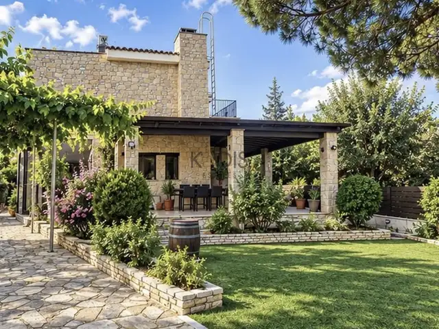 4-bedroom detached house for sale, Limassol — Omodos