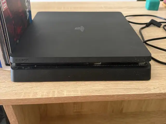 Ps4 slim good work no problem i have this ps4 from 2018+15 games, Επαρχία Λάρνακας — Λάρνακα - Φοινικούδες