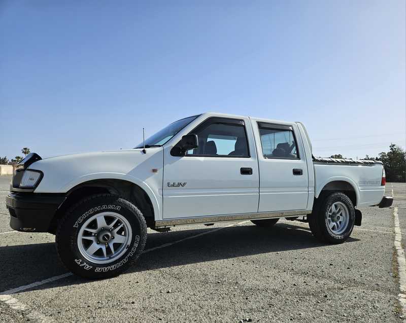 2002 Isuzu Pick-up 2,5L 2002 Cyprus
