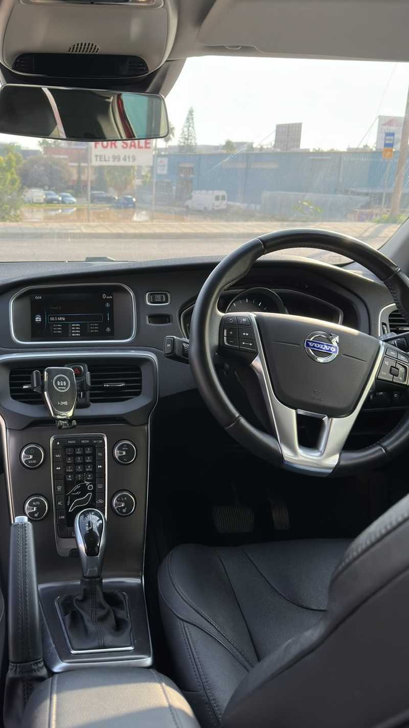 2015 Volvo V40 1,6L 2015 Cyprus