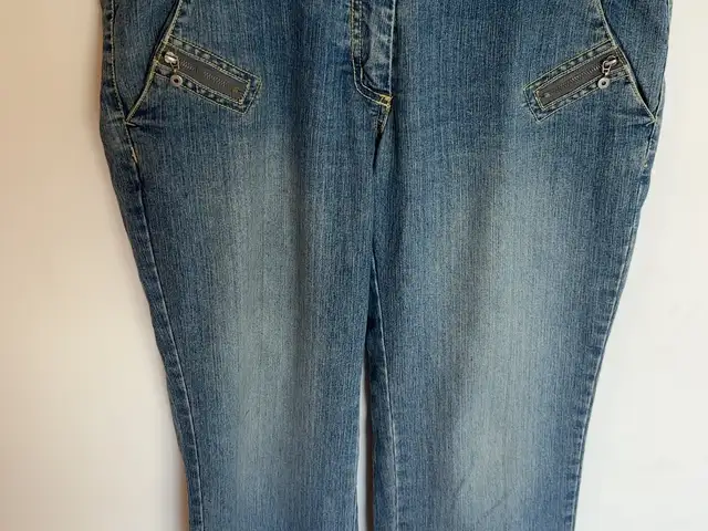 Vintage denim capris jeans, Larnaca — Aradippou - Agios Fanourios