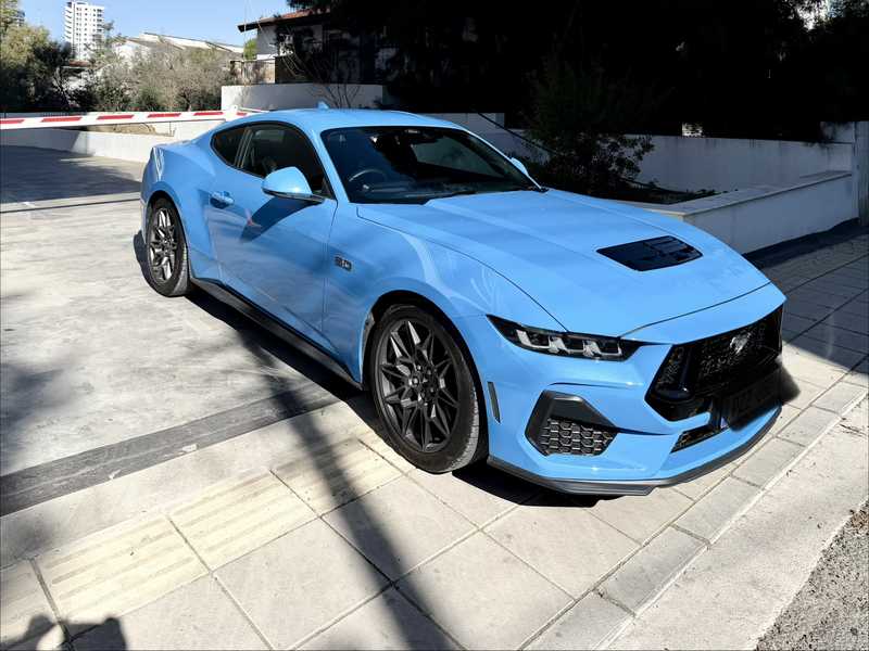 Ford Mustang 5,0L 2025