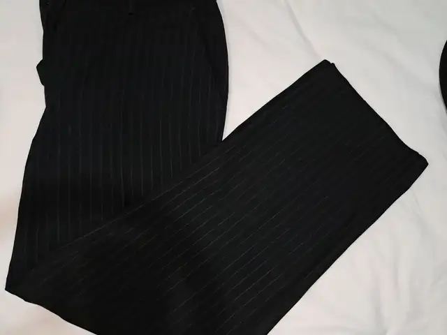 Original Calvin Klein mens trousers. Black with thin pinstripe., Larnaca — Xylofagou