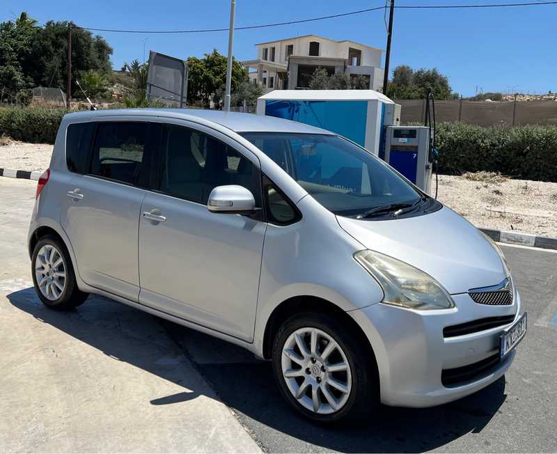 Toyota Ractis 1,3L 2006