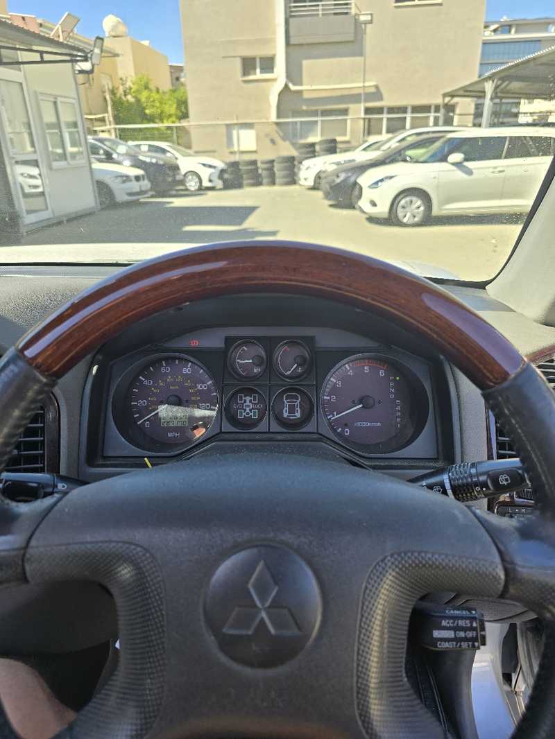 2001 Mitsubishi Pajero 3,2L 2001 Cyprus
