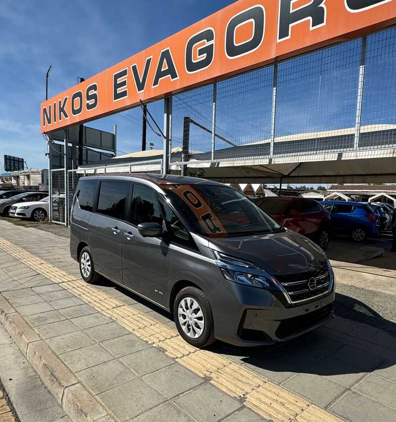 Nissan Serena 2,0L 2022