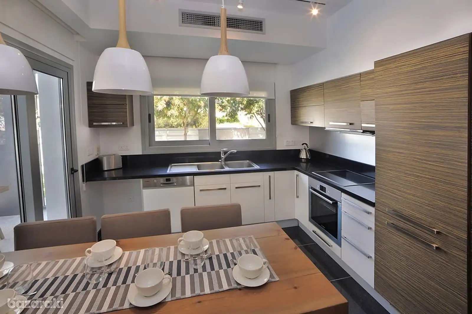 House, 3 bedrooms — 12