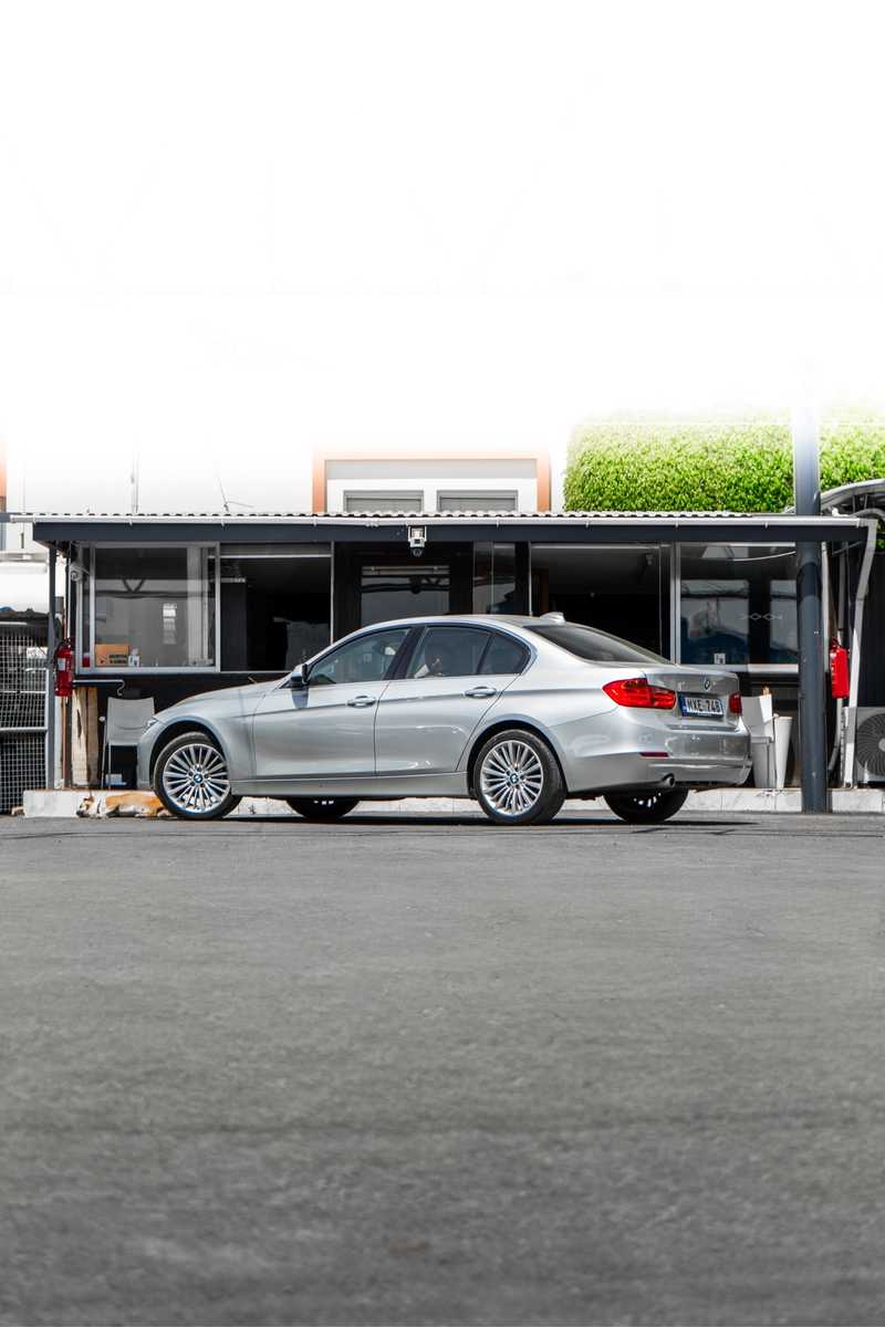 2012 BMW 3-Series 2,0L 2012 Cyprus